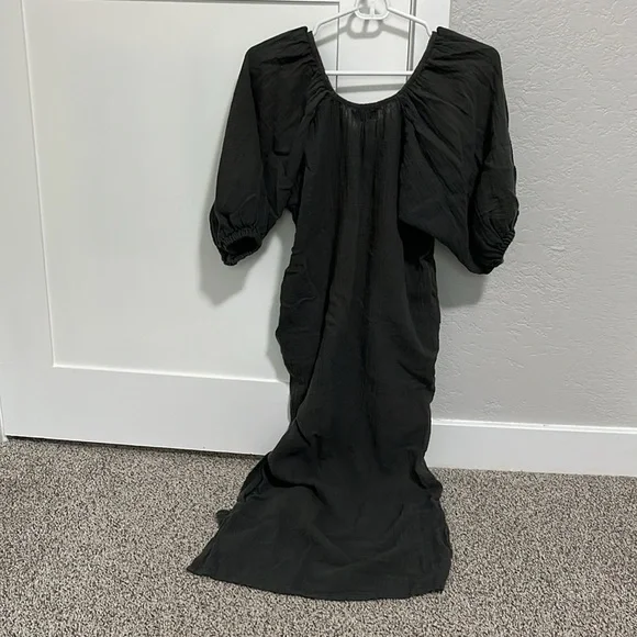 Loungewear/Gown - Picture 2 of 10